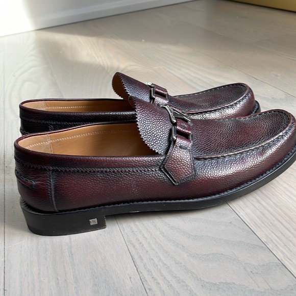 Louis Vuitton Major loafer in brown. The vamp is signed silver-tone LV Initials - Picture 7 of 7